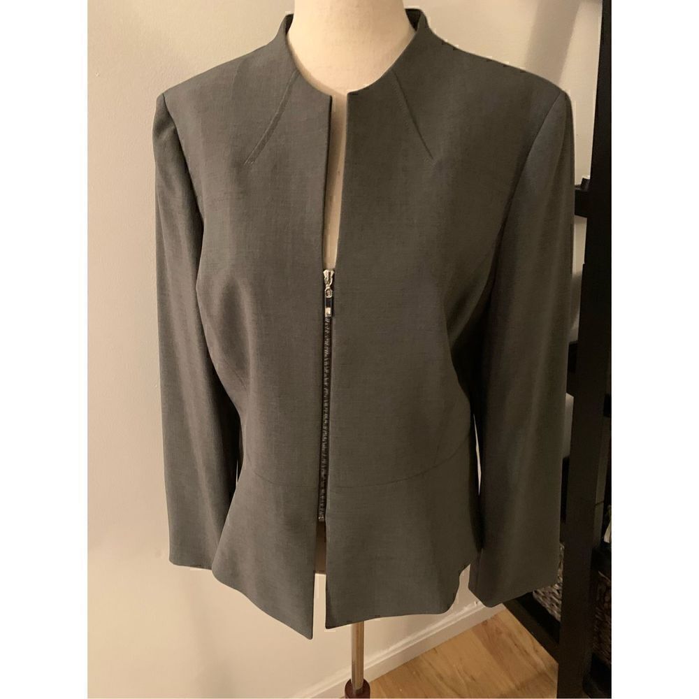 Tahari gray jacket size 12p